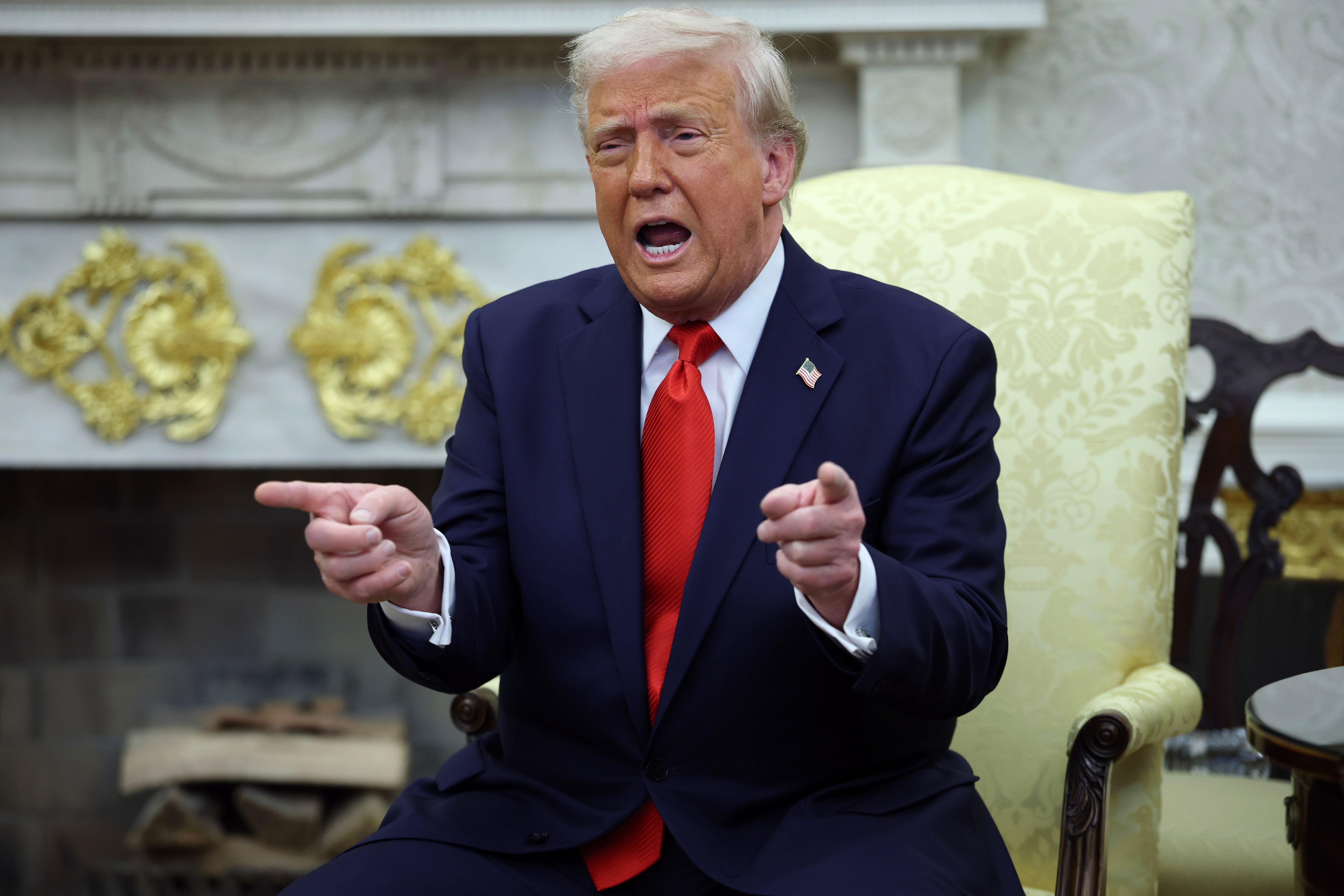 Donald Trump Crypto Token Dinner Event Invitation for 220 Lucky Holders